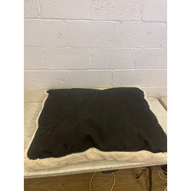Lilly Paws Luxury Plush Comfy Dog Bed Sherpa Xtra Large, 39" x 32" x 12" - Cream / Black