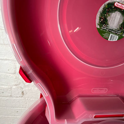 Sterilite Red Plastic Nesting Wreath Box for 24-in Wreaths, 4 Latch w Handle