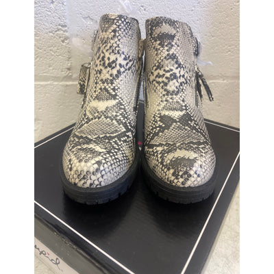 NEW Qupid Snake Leather Boots Tressa-22x Stone/Black Women's Size 6