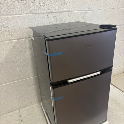 DENTED Midea 3.1 cu ft Compact Freestanding Refrigerator, Freezer, Temp Control