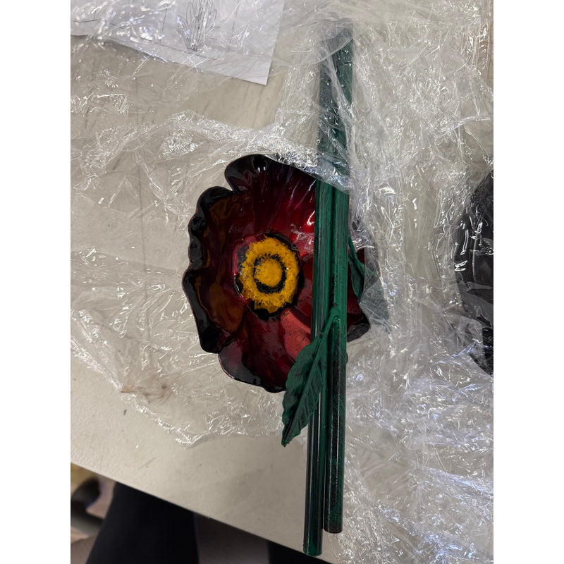 Flyvole Metal Agave Plant Outdoor Yard Decoration with Bird Feeder (Red)