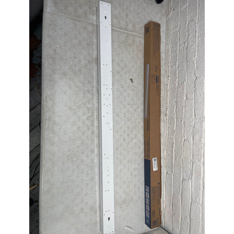 4Ft Lithonia Lighting Strip Light L48 5500LM MVOLT GZ10 40K LED, SEE DETAILS