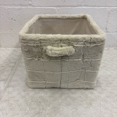 Koolaburra by Ugg Soft Fuzzy Storage Bin 17"x15"x12" Basket with Handles, White