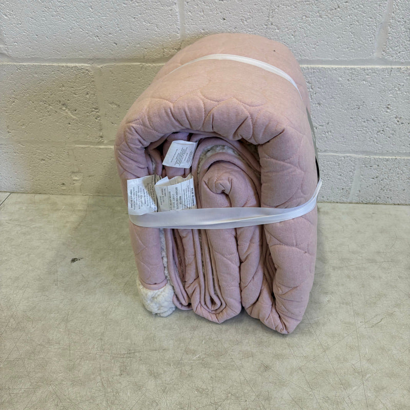 UGG Millie 3pc Quilt Set 1 Quilt & 2 Shams, Full/Queen, Reversible Pink / White