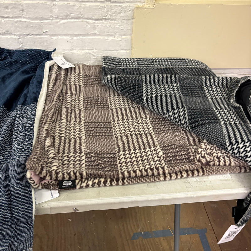 5-Pc Throw Blankets, Fuzzy, Warm& Cozy Plush Reversible Blankets, Assorted Sizes