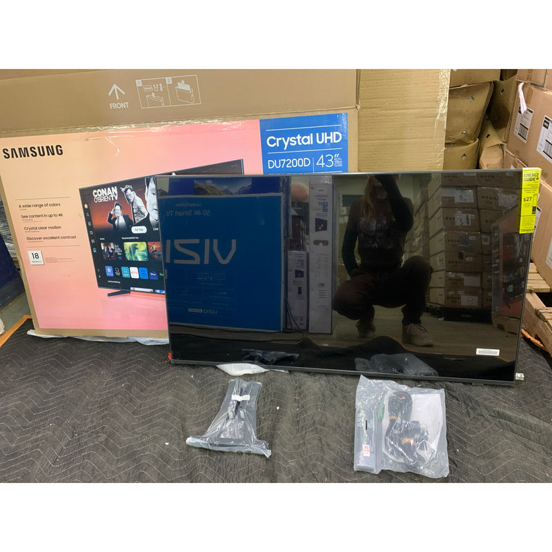 Samsung Smart LED TV 43" Class 4K 2160p Streaming Television UN43DU7200D