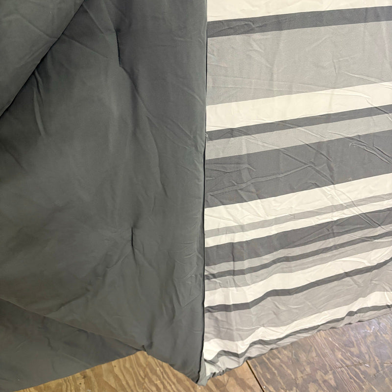 Thomasville Queen Comforter Set w 1 Pillow Sham, Dual Sided Gray/White Stripes