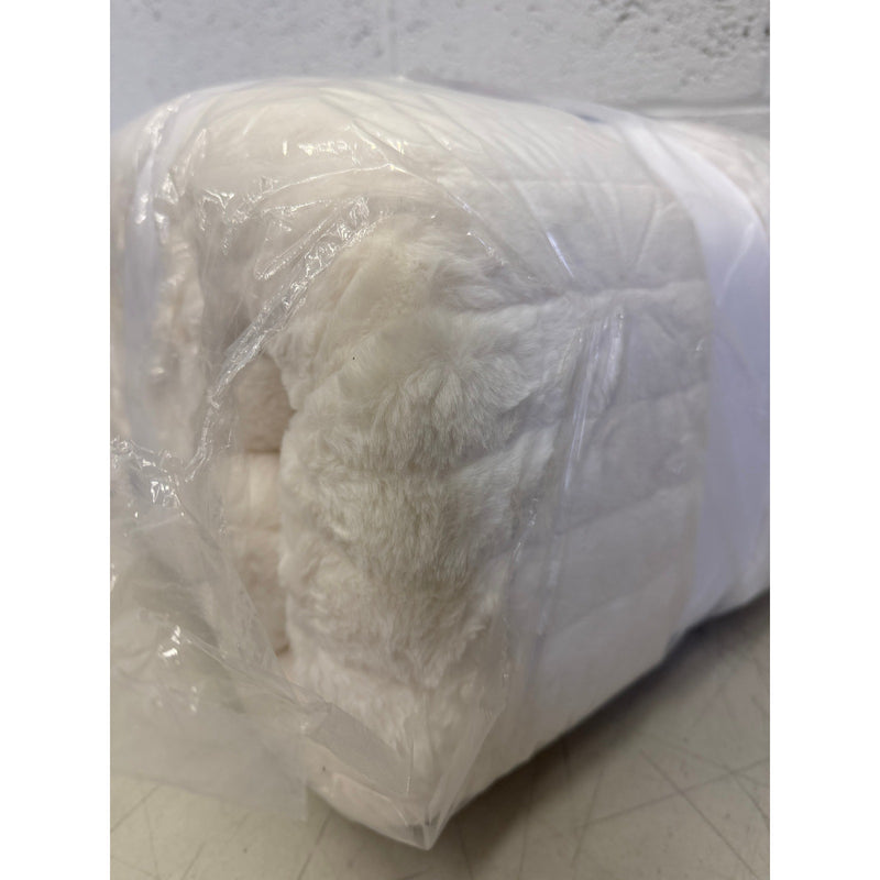 UGG Quincy 3pc Full/Queen Quilt Set, 1 Quilt & 2 Shams, Soft & Cozy - White