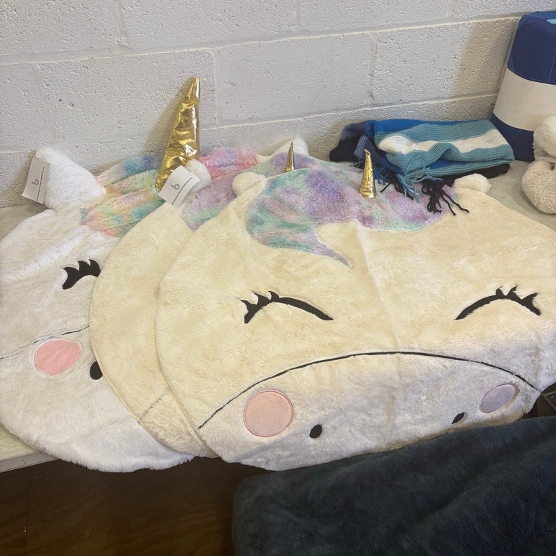Lot-of-12 Soft Goods, Dino Sleeping Bag, 3 Unicorn Rug, 1 Dino Rug, Robe, 4 Blankets