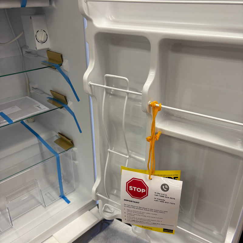 Midea 3.3cu ft Compact Refrigerator, Reversible Door, 3 Shelves, Freezer - Gray