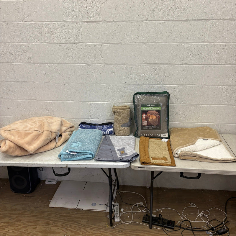 MIX-of-8 SOFT ITEMS, Pet Blankets, Weather Proof Dog Blanket. XL Dog Bed Cover