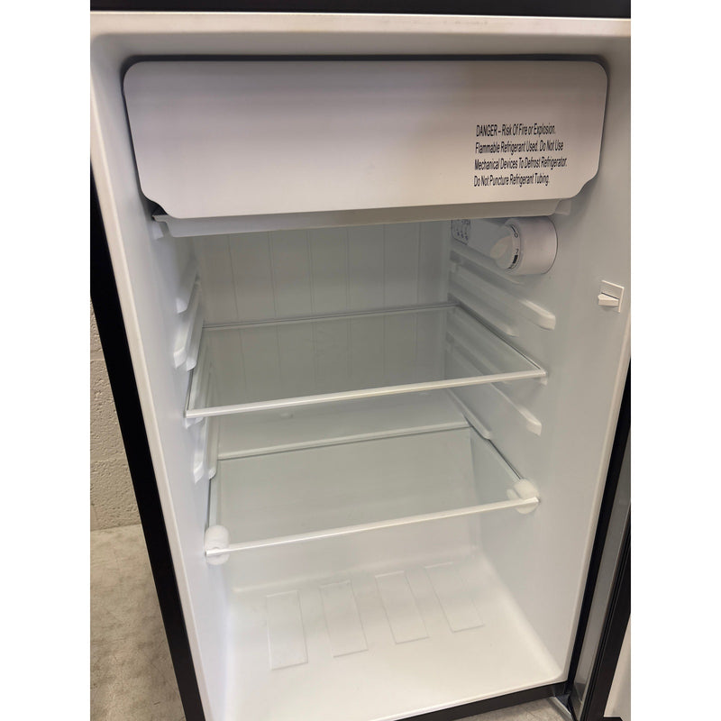 SEE DETAIL Whirlpool 4.3cu ft Mini Refrigerator Stainless Steel Freezer, Shelfs