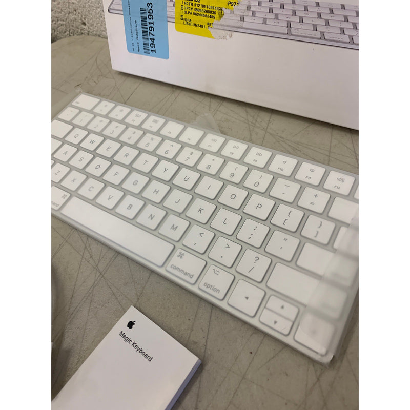 Apple Magic Keyboard - US English, Includes Lighting to USB Cable, Silver A1644