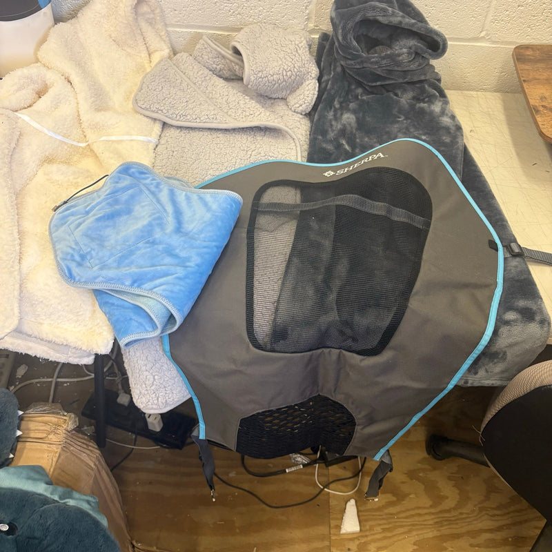 Lot-of-12 Soft Goods, Dino Sleeping Bag, 3 Unicorn Rug, 1 Dino Rug, Robe, 4 Blankets