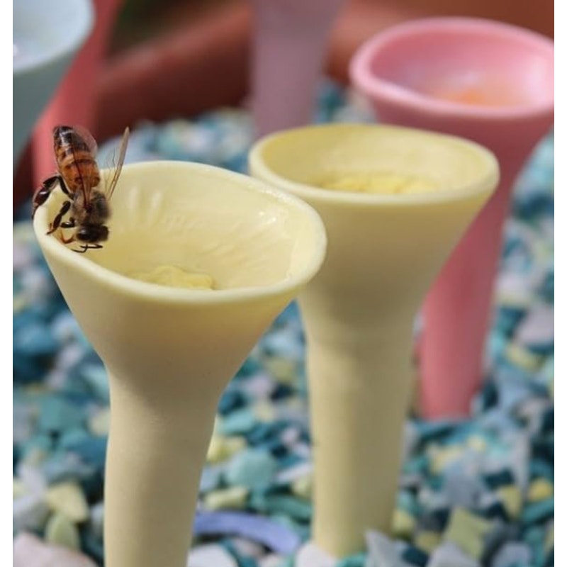 Bee Cups Pollinator Feeder Set, 5 Colorful Resin Water Cups with Feeding Tool