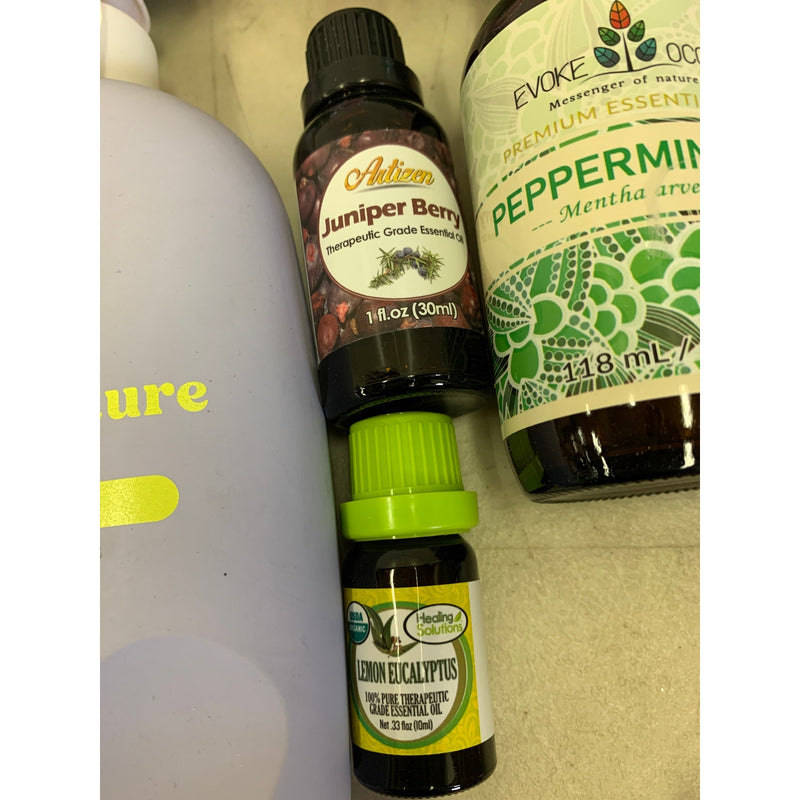 Paquete de 30 aceites esenciales y cuidado corporal: gel de afeitar, loción corporal y perfume.