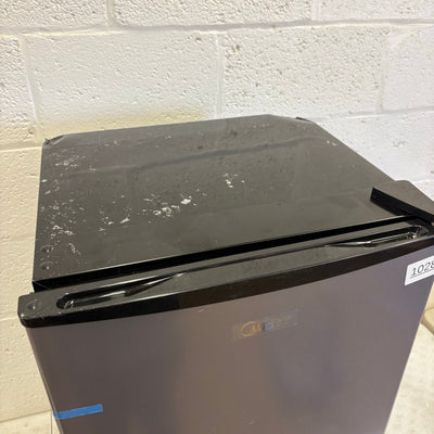 DENTED Midea 3.3cu ft Compact Refrigerator, Reversible Door, Freezer SEE DETAILS