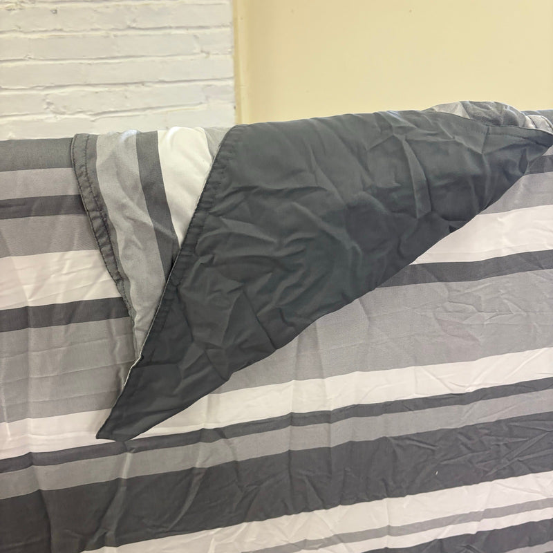 Thomasville Queen Comforter Set w 1 Pillow Sham, Dual Sided Gray/White Stripes