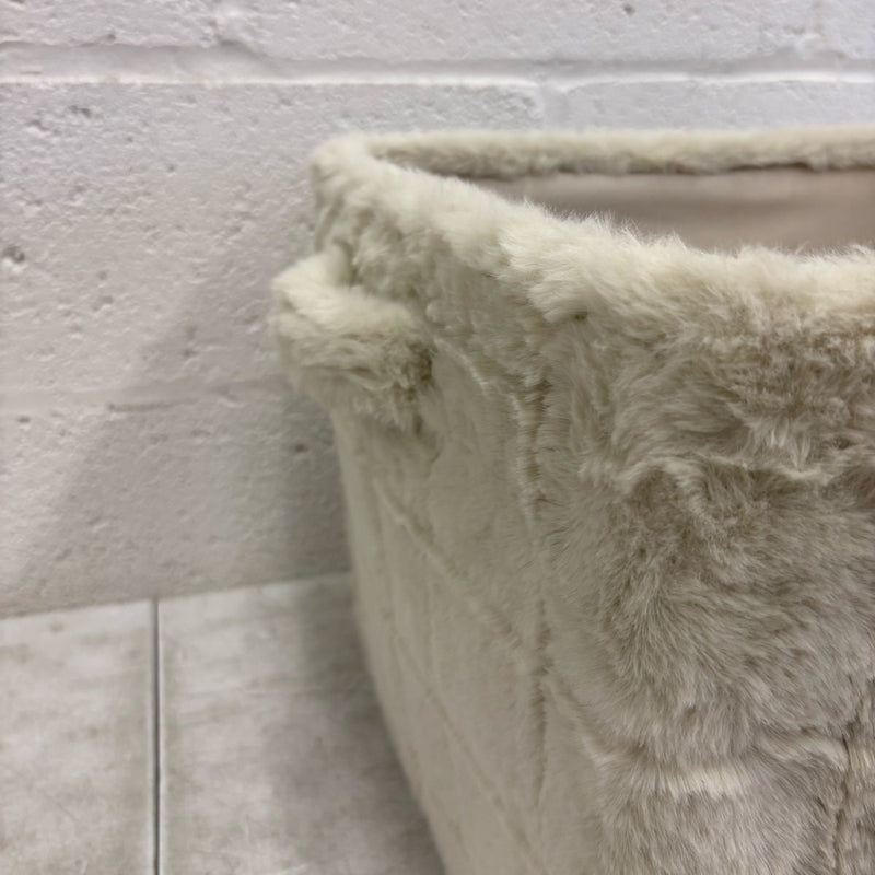 Koolaburra by Ugg Soft Fuzzy Storage Bin 17"x15"x12" Basket with Handles, White