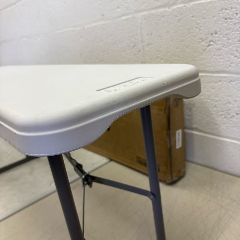 VINGLI Portable 6ft Plastic Folding Bench w Carrying Handle - 11" Wide - White