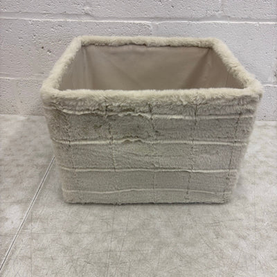 Koolaburra by Ugg Soft Fuzzy Storage Bin 17"x15"x12" Basket with Handles, White