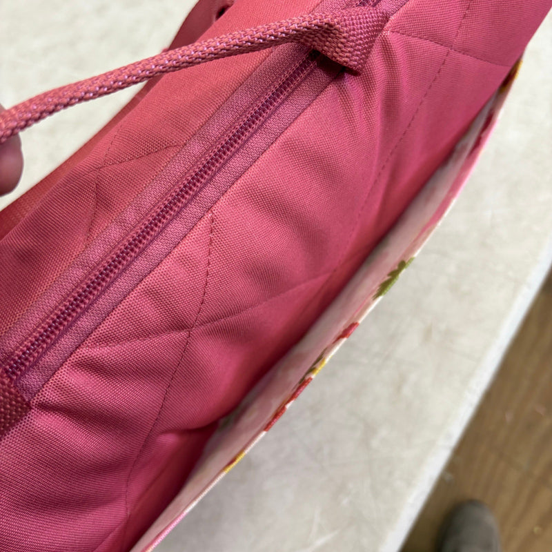 58"x70" Stadium Blanket Folds Easy to Carry Bag w Shoulder Strap, Pink Flowers