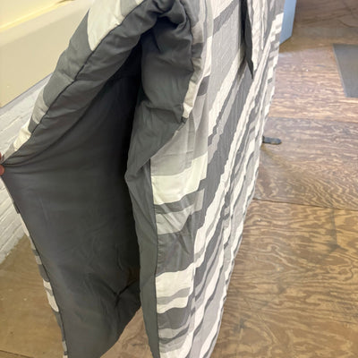 Thomasville Queen Comforter Set w 1 Pillow Sham, Dual Sided Gray/White Stripes