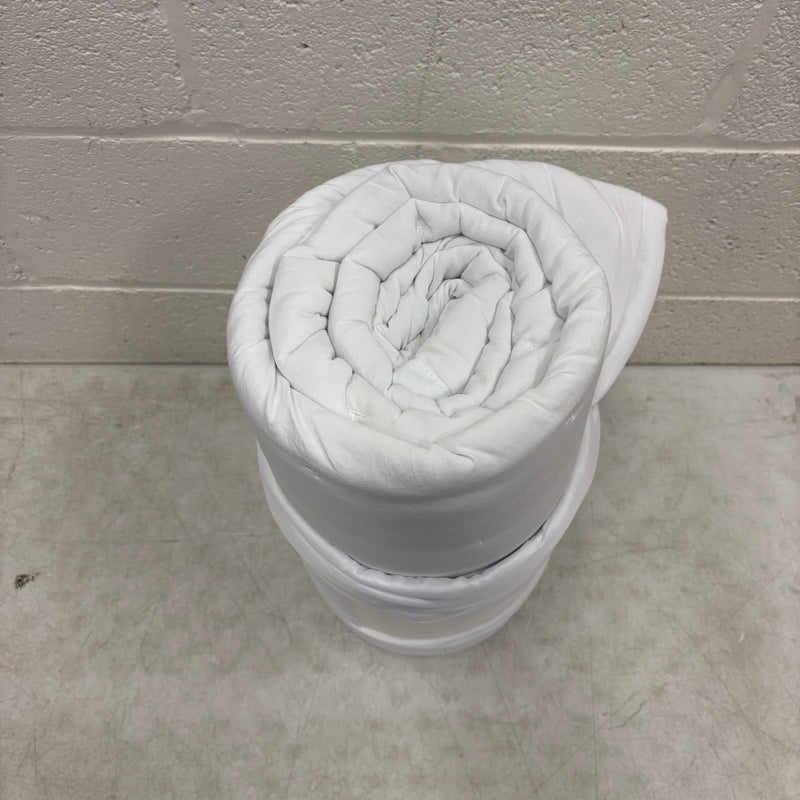 Mainstays Queen Comforter w 2 Pillow Shams Plain Design Tiny X&