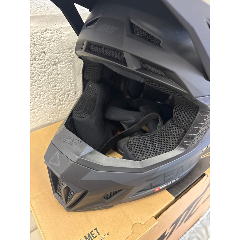 Leatt Moto 7.5 V23 Helmet Kit, Stealth, Off-Road Protection, Adult XS 53-54 cm