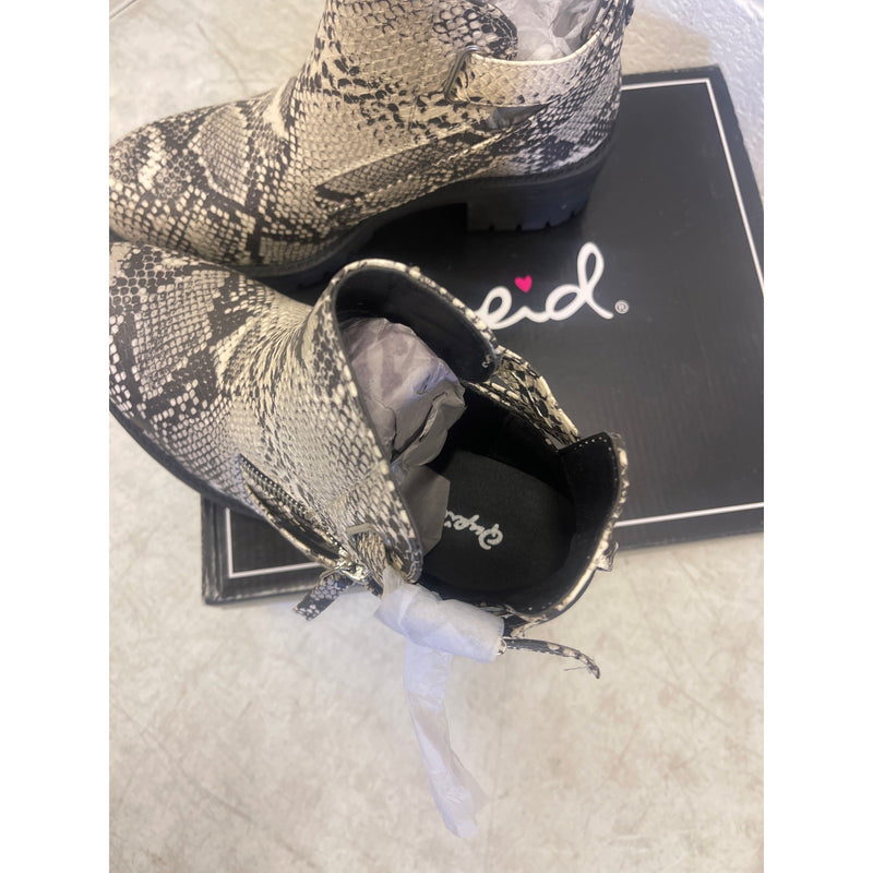 Botas nuevas Qupid de piel de serpiente Tressa-22x piedra/negro para mujer, talla 6