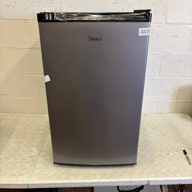 Midea 4.4cu ft Compact Refrigerator Freestanding Adjustable Shelves Temp Control