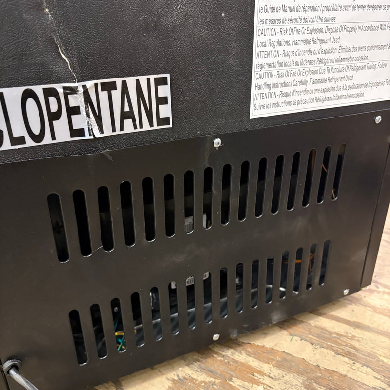 ROVSUN 21" 8.1 Cu.Ft. Black Beverage Refrigerator 3-Shelves 240W 115V  - DENTED