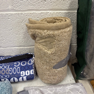 MIX-of-8 SOFT ITEMS, Pet Blankets, Weather Proof Dog Blanket. XL Dog Bed Cover