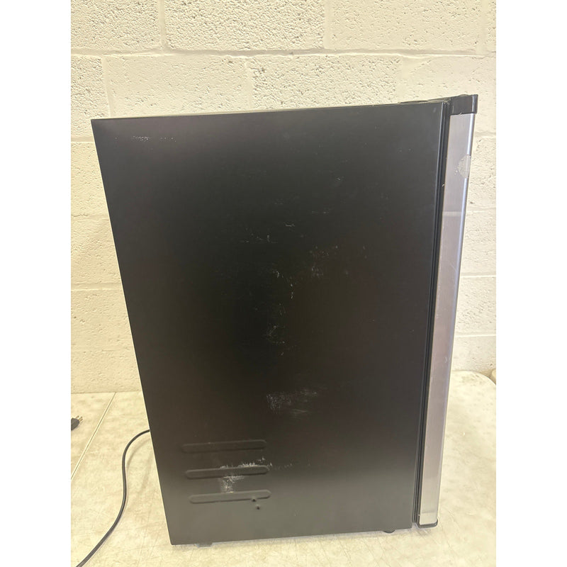 SEE DETAIL Whirlpool 4.3cu ft Mini Refrigerator Stainless Steel Freezer, Shelfs