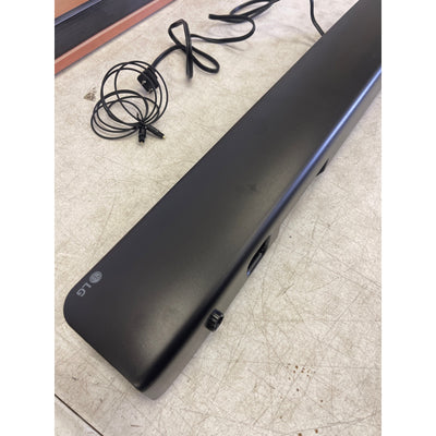 LG 2.0 ch. Soundbar w Bluetooth Streaming, Dolby Audio 40W - SKM1 NO REMOTE