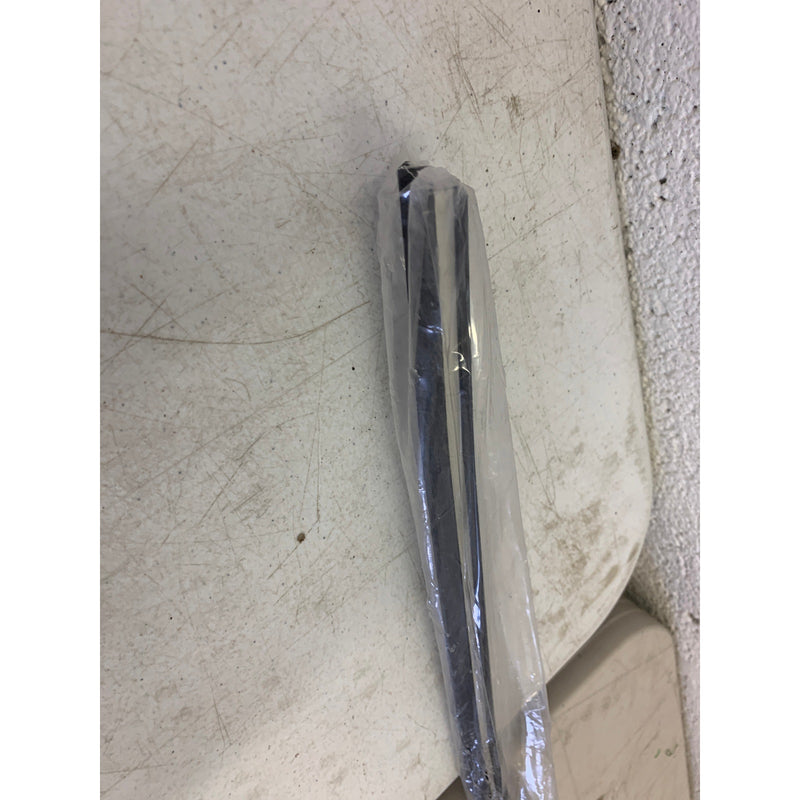 Moldura de ángulo de patas irregulares de plástico negro (18 unidades) 5/16" de profundidad x 7/16" de ancho x 48" de largo con adhesivo