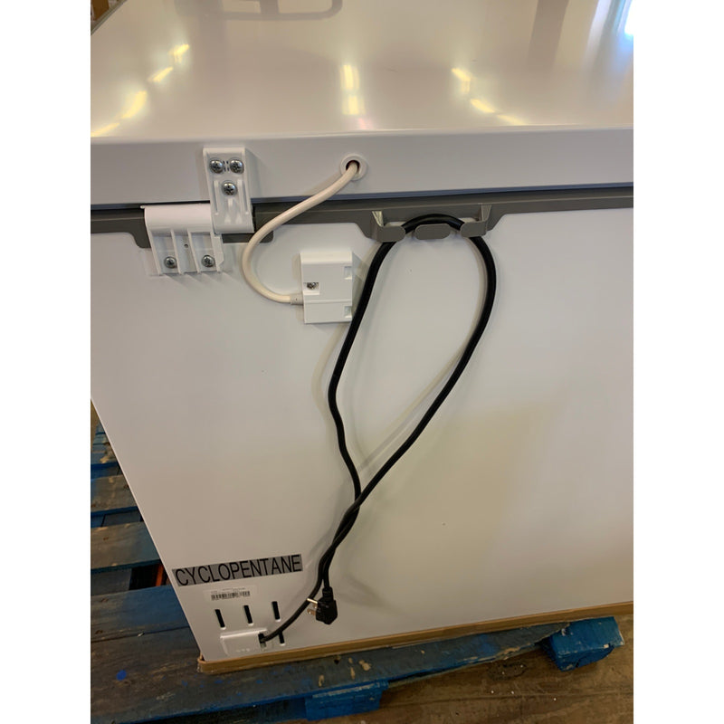 Midea 7 cu. Convertible Chest Freezer with Removable Storage, Cosmetic Blemishes