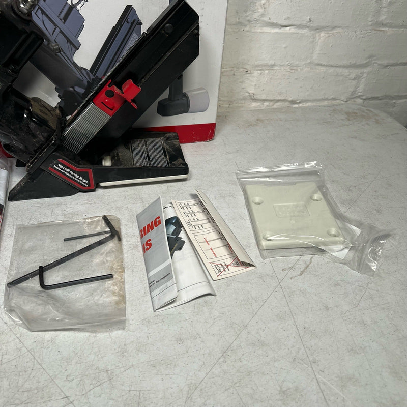 Husky Pneumatic 3-in-1 15.5-Gauge & 16-Gauge 2" Flooring Nailer & Stapler, READ