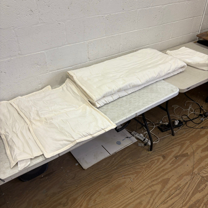 Mainstays Queen Comforter w 2 Pillow Shams Plain Design Tiny X&