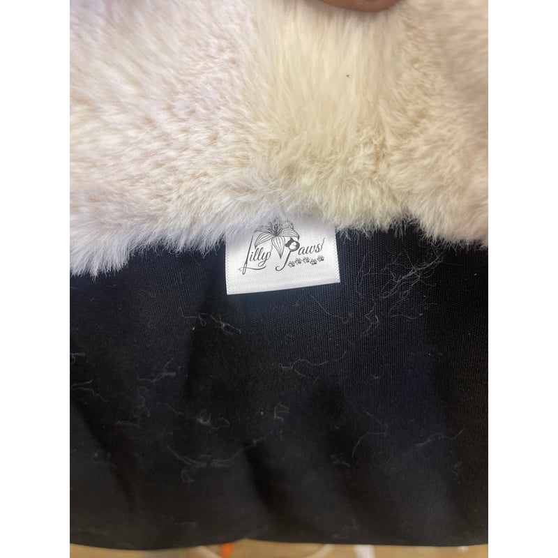 Lilly Paws Luxury Plush Comfy Dog Bed Sherpa Xtra Large, 39" x 32" x 12" - Cream / Black