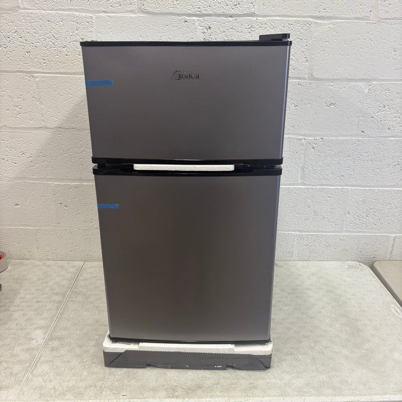 DENTED Midea 3.1 cu ft Compact Freestanding Refrigerator, Freezer, Temp Control