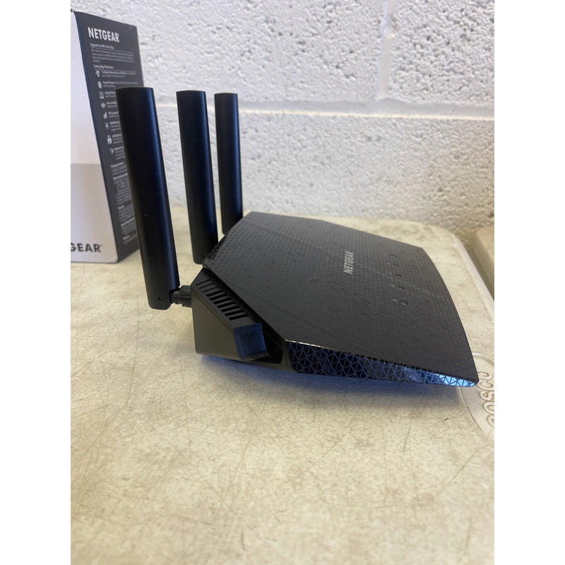NETGEAR - AX1800 Wi-Fi 6 Router with Ethernet cable, Power adapter - Black