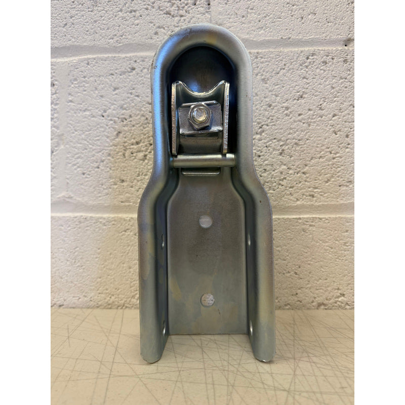 CURT 2" Straight-Tongue Coupler with Posi-Lock (3" Channel, 3,500 lbs, Zinc)