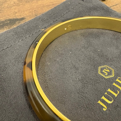 Julie Vos Madison Statement Bangle Carnaby Gold & Acrylic Tortoiseshell - Medium