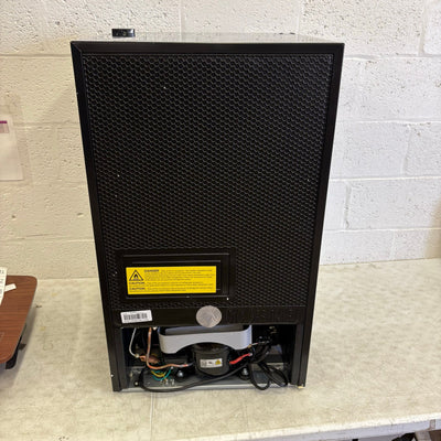 Midea 4.4cu ft Compact Refrigerator Freestanding Adjustable Shelves Temp Control