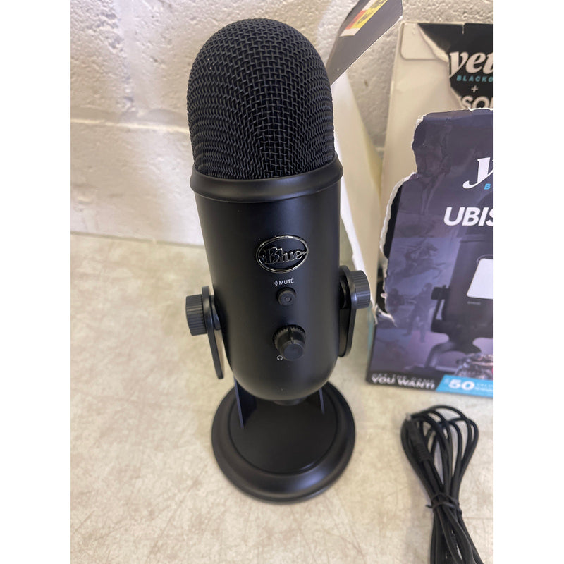 Blue Yeti Blackout USB Gaming Microphone 4 Polar Pattern, Gain Control, Black