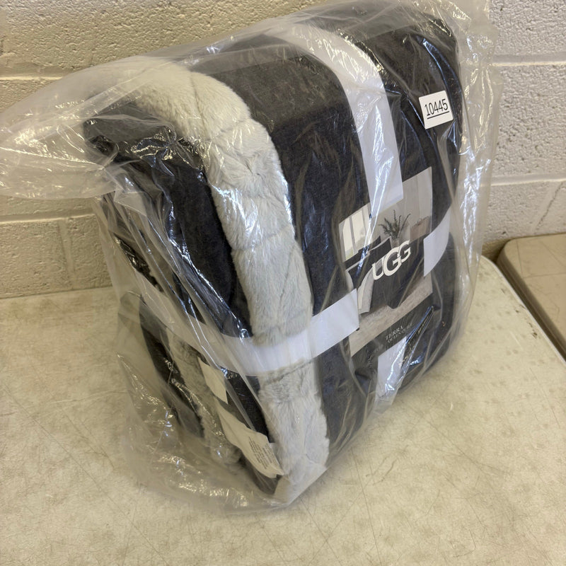 UGG Terra Quilt Full/Queen, Bedroom Bedding Soft Reversible - Charcoal Grey