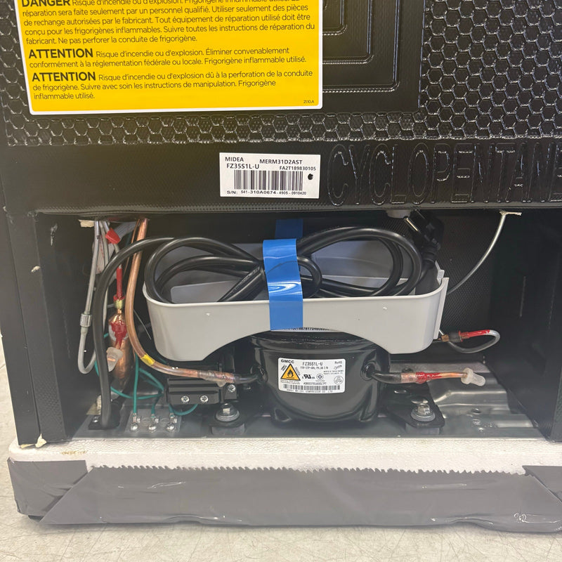 Midea 3.1 cu ft Compact Freestanding Refrigerator with Freezer, 2-Door Silver