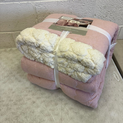 UGG Millie 3pc Quilt Set 1 Quilt & 2 Shams, Full/Queen, Reversible Pink / White