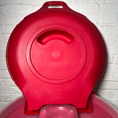 Sterilite Red Nesting Wreath Box Plastic for 24" Wreaths, 4 Latch w Handle